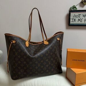 Authentic Louis Vuitton Neverfull.GM in monogram✨
